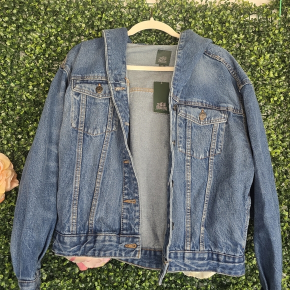 Women's Oversized Hooded Jean Jacket - Wild Fable Medium Wash XS - Picture 4 of 4